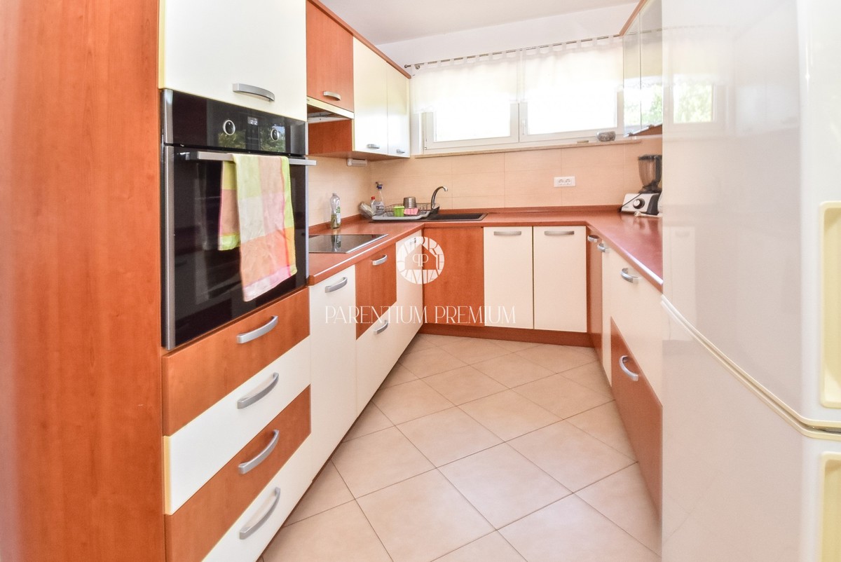 Casa indipendente con due appartamenti