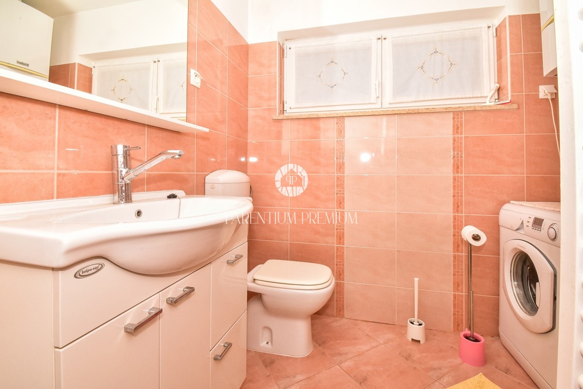 Casa indipendente con due appartamenti