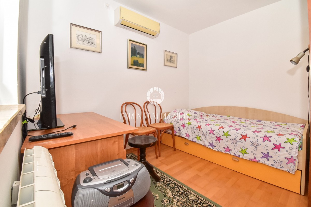 Casa indipendente con due appartamenti