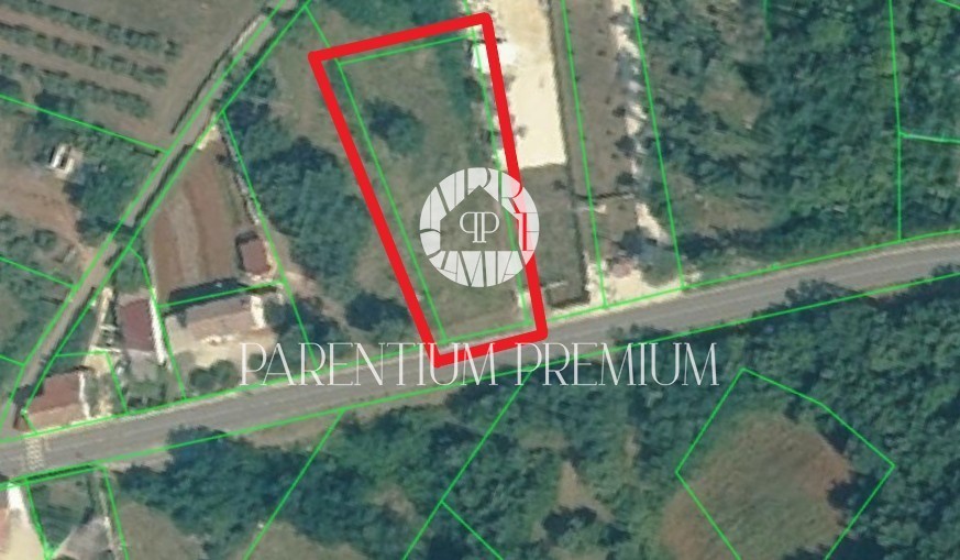 Opportunità di investimento – Terreno per 2 edifici residenziali con un totale di 8 appartamenti