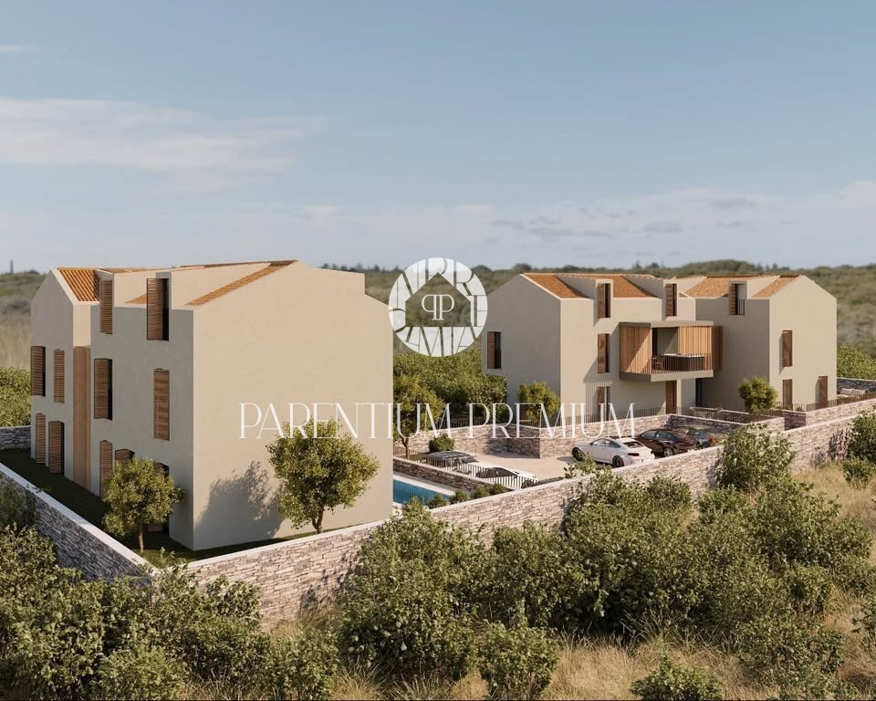 Opportunità di investimento – Terreno per 2 edifici residenziali con un totale di 8 appartamenti