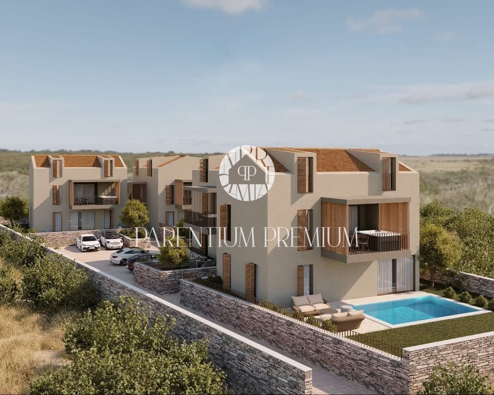 Opportunità di investimento – Terreno per 2 edifici residenziali con un totale di 8 appartamenti