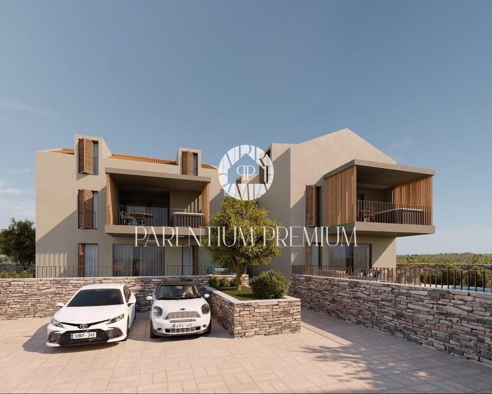 Opportunità di investimento – Terreno per 2 edifici residenziali con un totale di 8 appartamenti