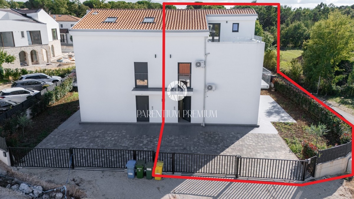 Ampia casa bifamiliare – posizione tranquilla vicino al centro di Parenzo