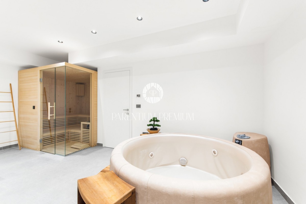 Villa di lusso esclusiva con piscina e comfort di alto livello