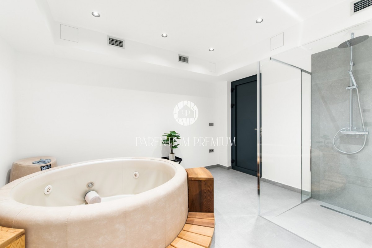 Villa di lusso esclusiva con piscina e comfort di alto livello