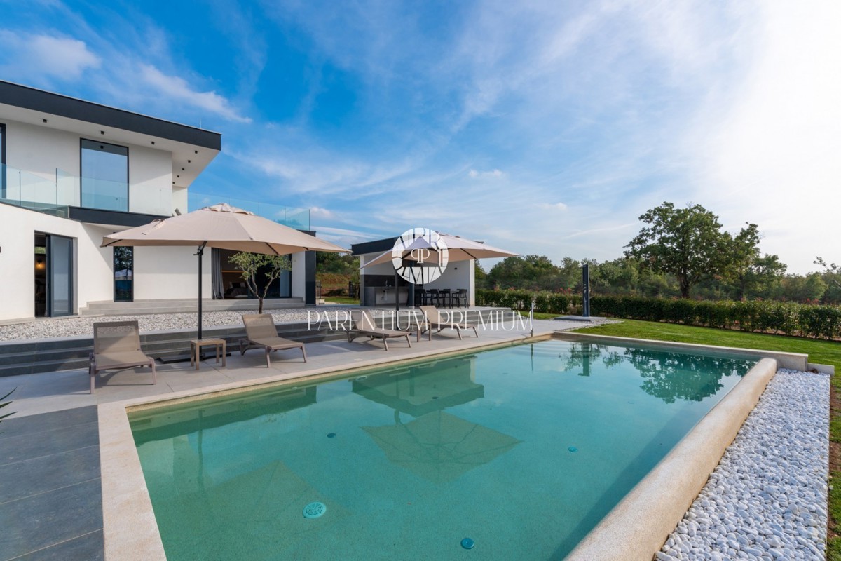 Villa di lusso esclusiva con piscina e comfort di alto livello