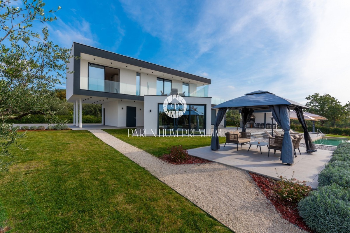 Villa di lusso esclusiva con piscina e comfort di alto livello