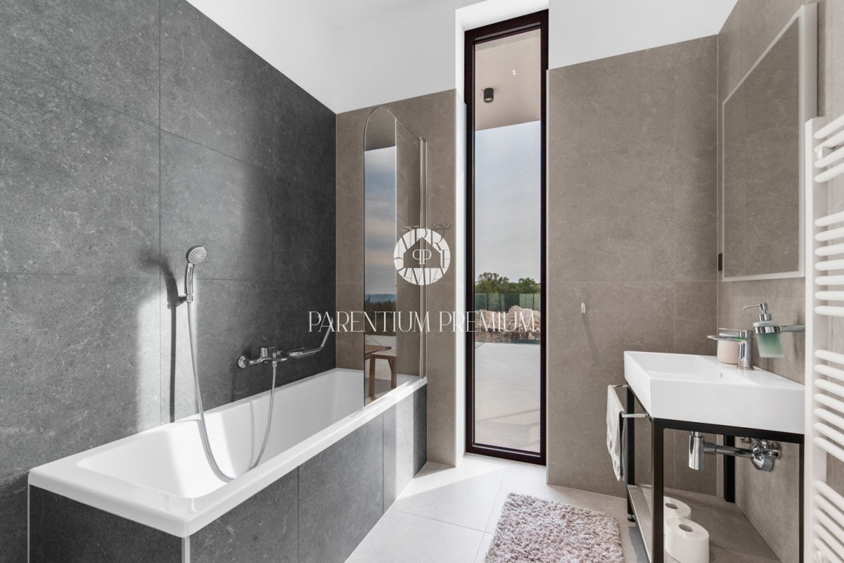 Villa di lusso esclusiva con piscina e comfort di alto livello