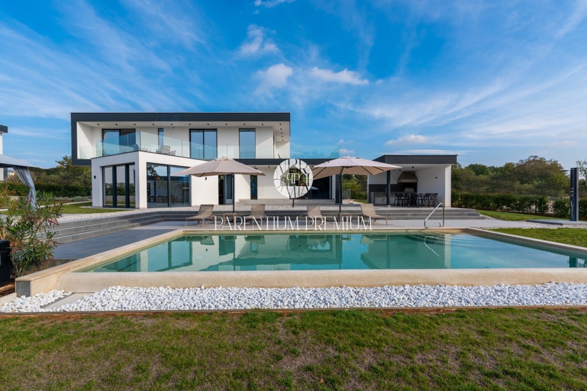 Villa di lusso esclusiva con piscina e comfort di alto livello