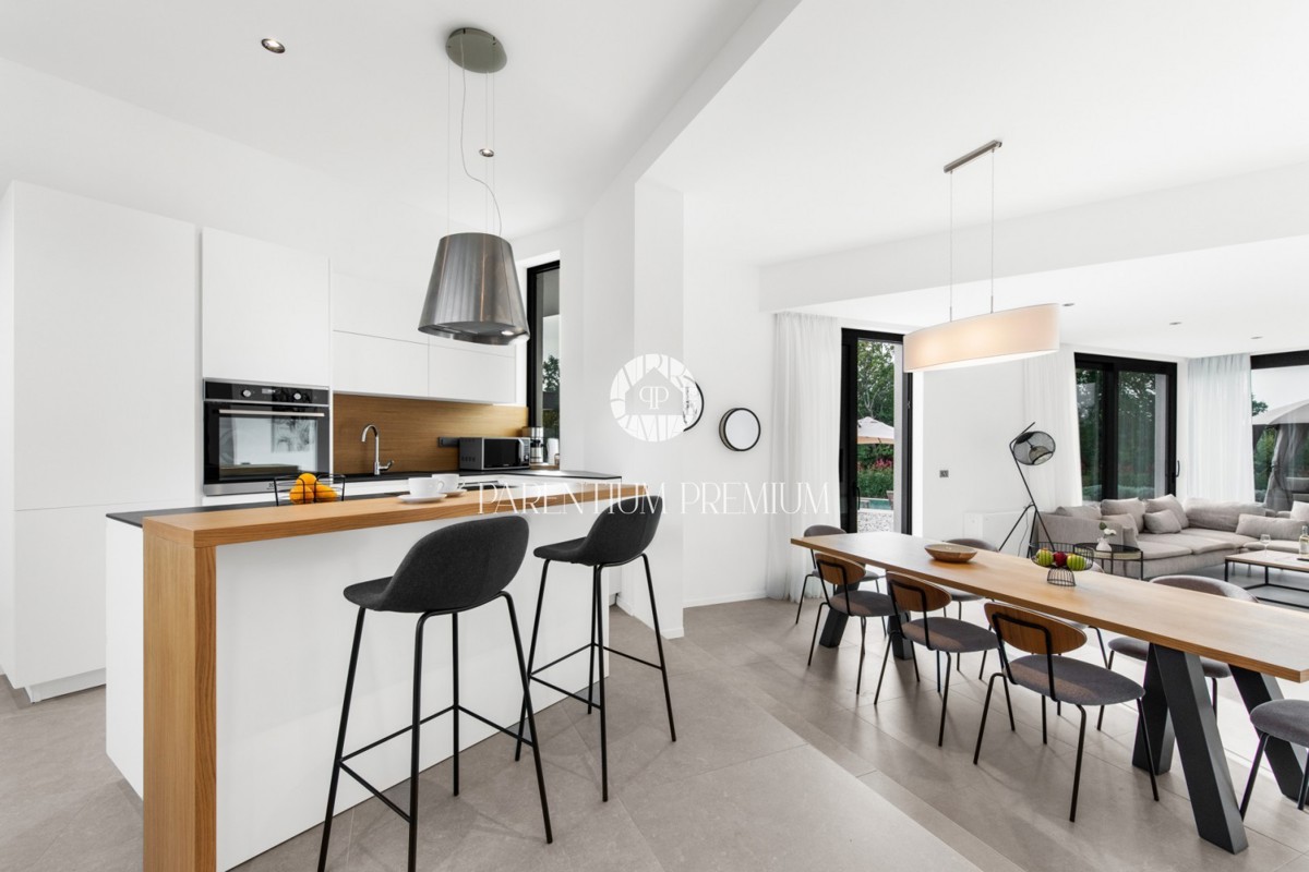 Villa di lusso esclusiva con piscina e comfort di alto livello