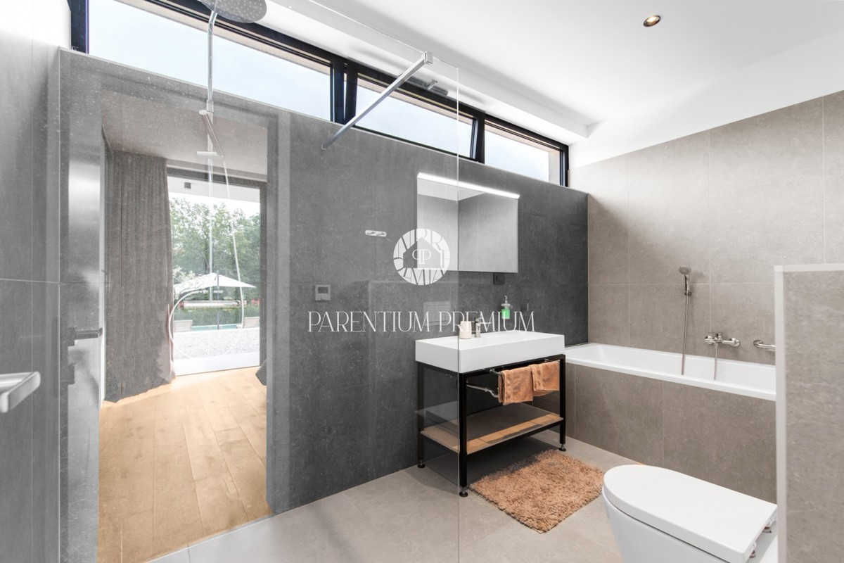 Villa di lusso esclusiva con piscina e comfort di alto livello