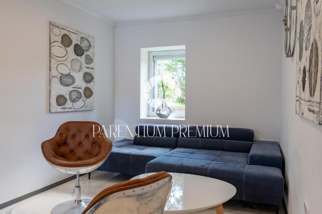 Casa ristrutturata con piscina in un ambiente tranquillo