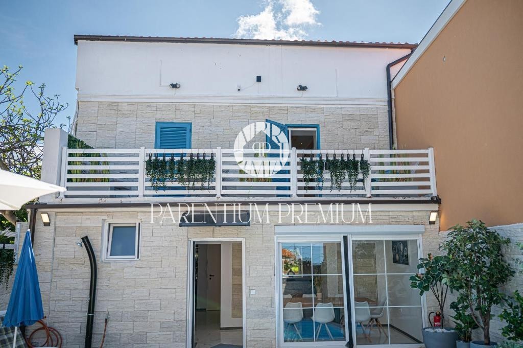 Casa ristrutturata con piscina in un ambiente tranquillo