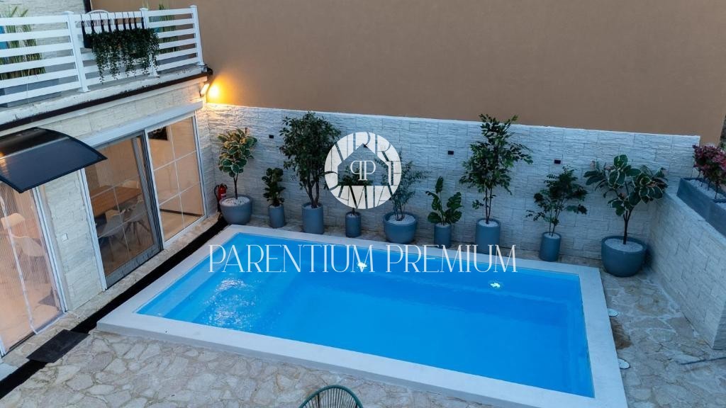 Casa ristrutturata con piscina in un ambiente tranquillo