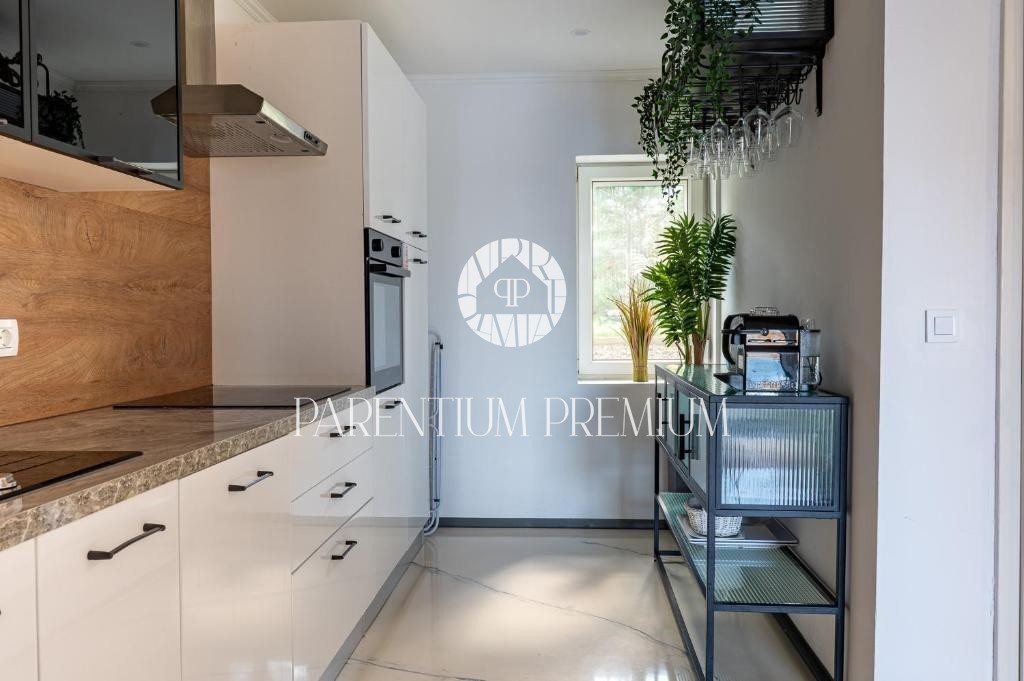 Casa ristrutturata con piscina in un ambiente tranquillo