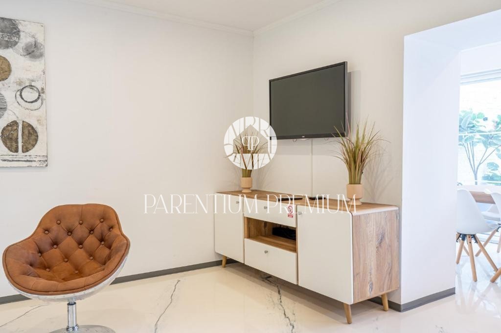 Casa ristrutturata con piscina in un ambiente tranquillo