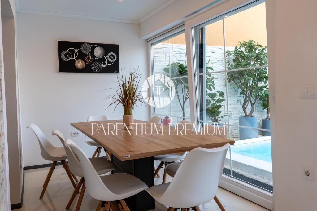 Casa ristrutturata con piscina in un ambiente tranquillo