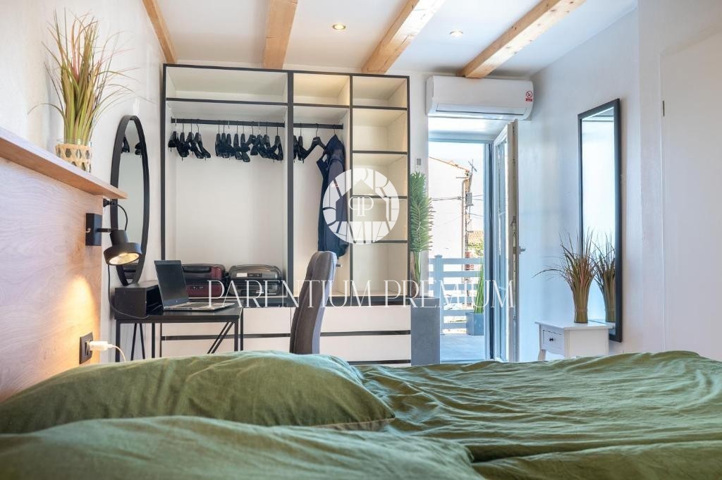 Casa ristrutturata con piscina in un ambiente tranquillo