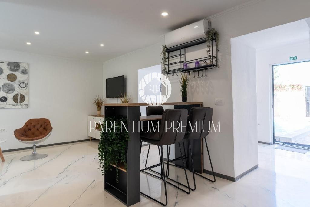 Casa ristrutturata con piscina in un ambiente tranquillo