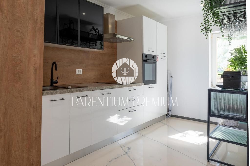 Casa ristrutturata con piscina in un ambiente tranquillo