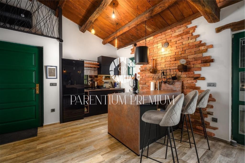 Affascinante casa in pietra su un unico livello con garage – un’oasi di pace e privacy