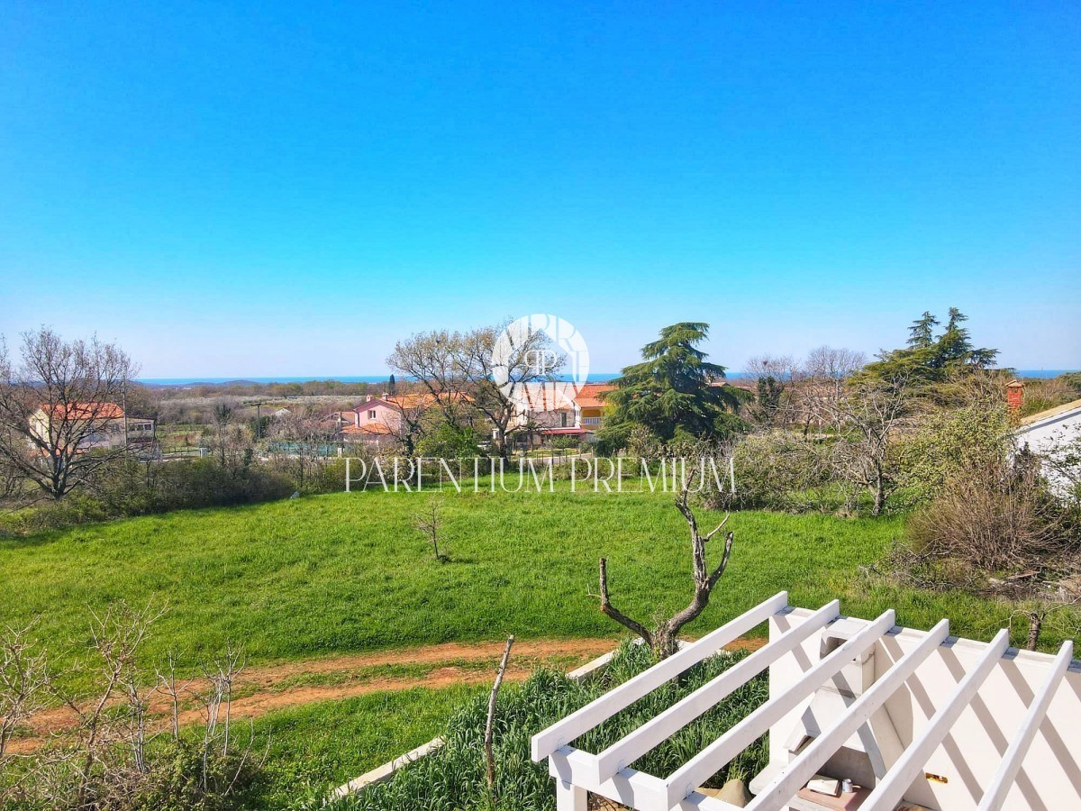 Una bella villa con un tocco spagnolo situata in una posizione tranquilla