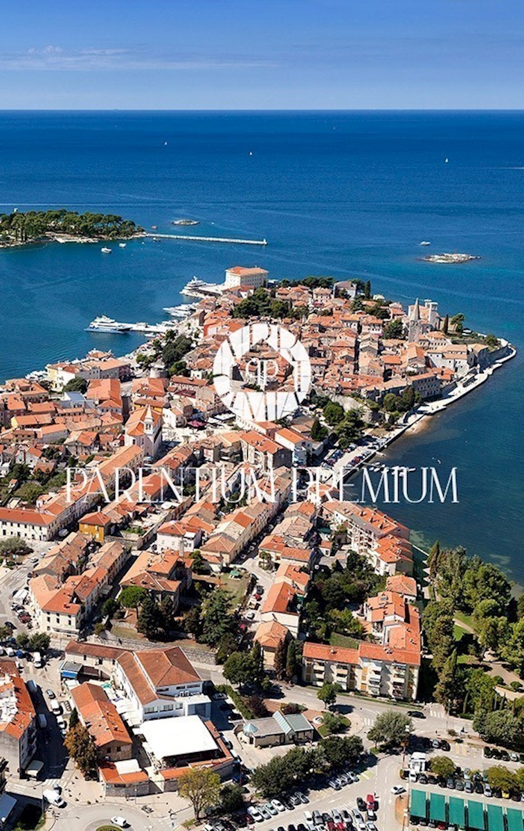 Attico di lusso nel centro della città con una fantastica terrazza e vista mare