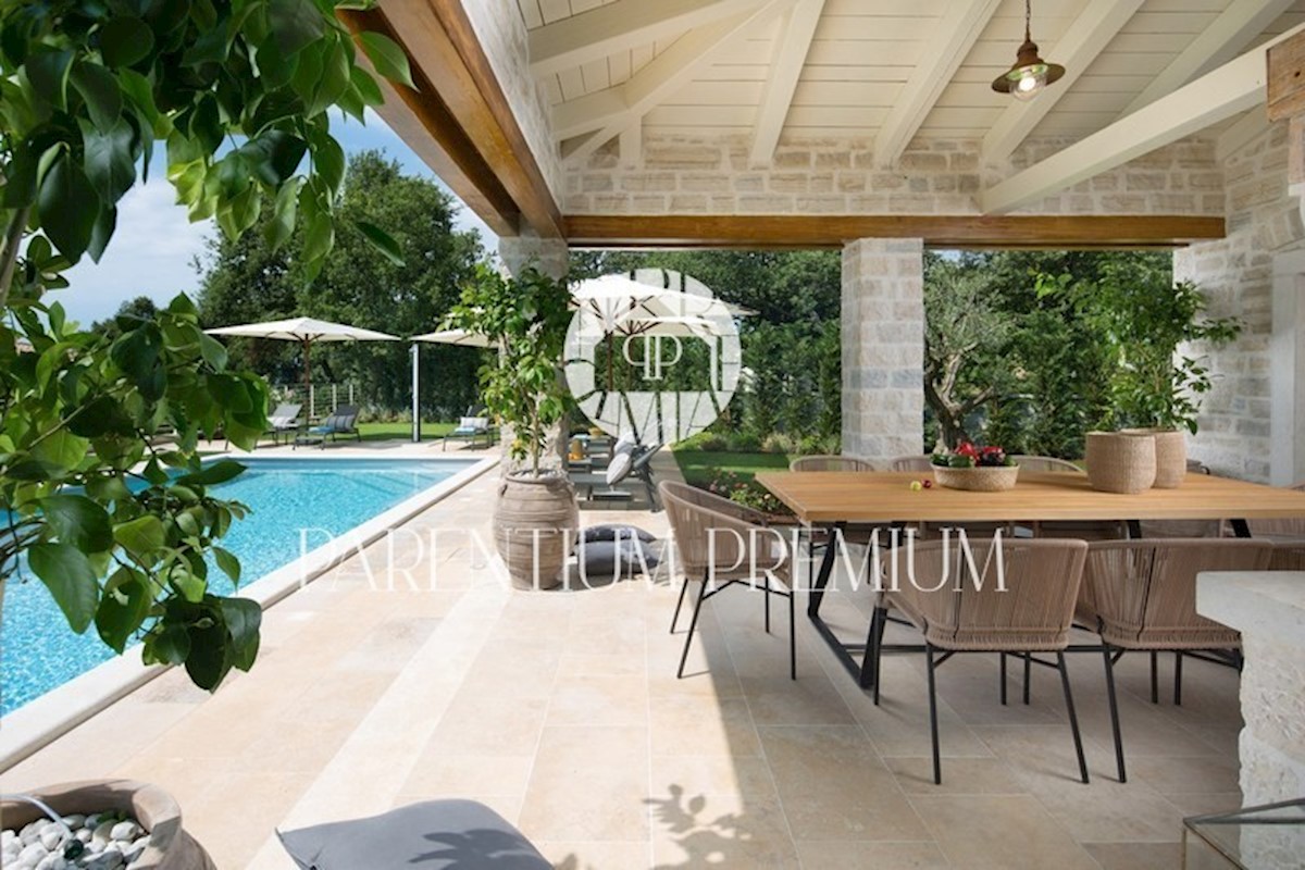 Villa di lusso con piscina in un posto tranquillo