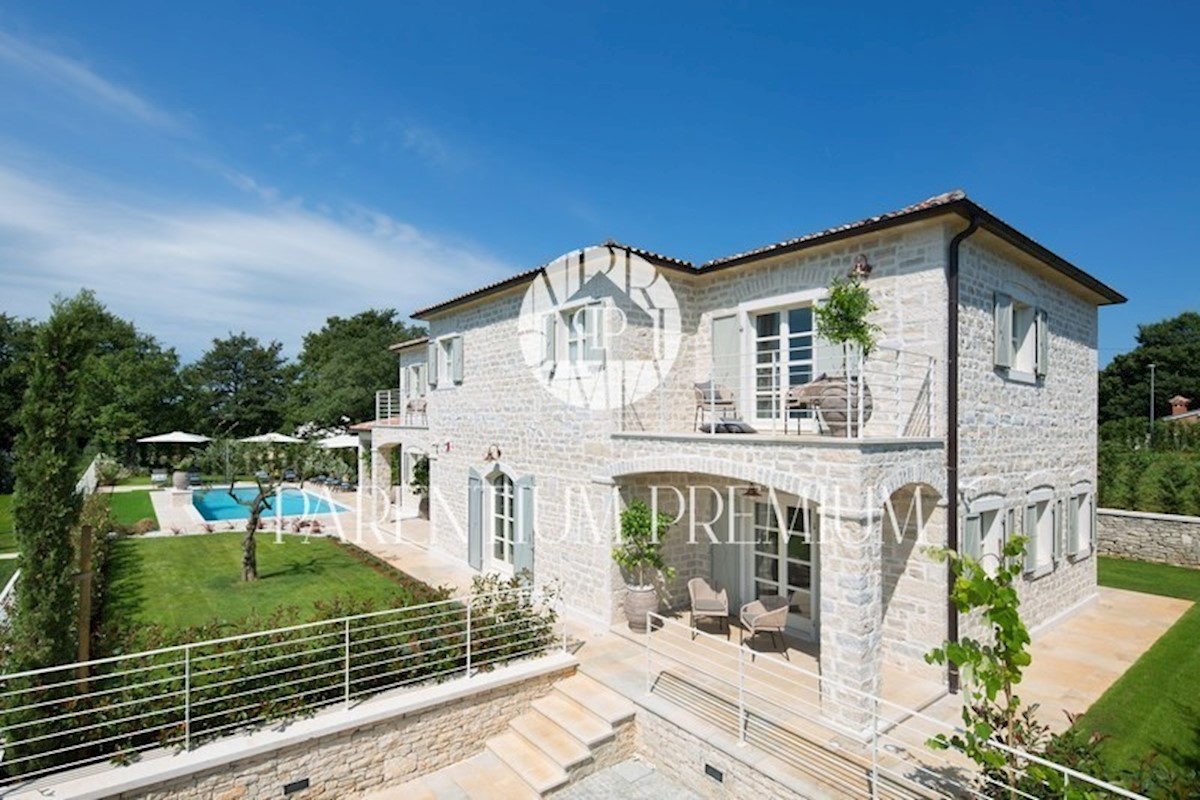 Villa di lusso con piscina in un posto tranquillo