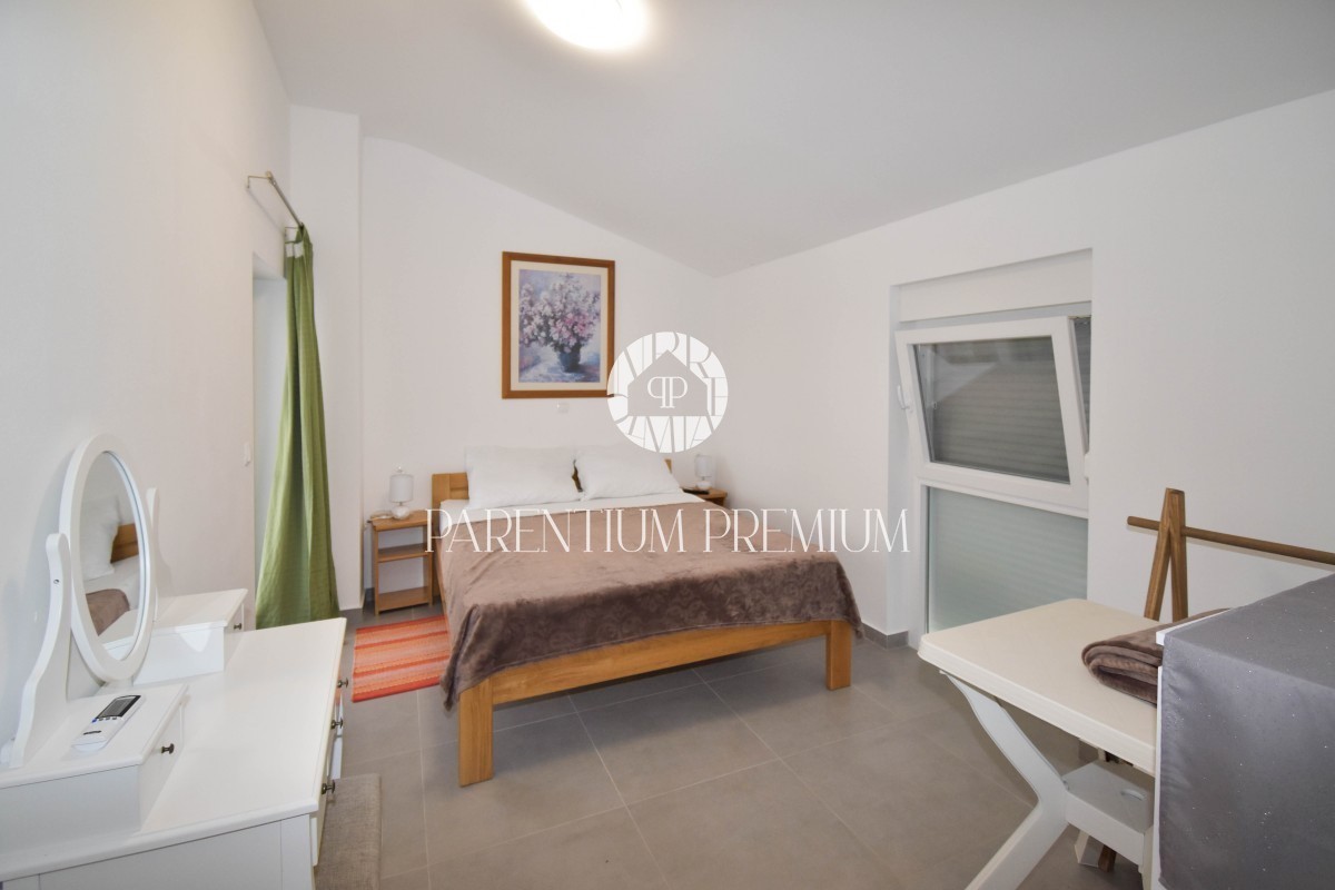 Moderna casa bifamiliare con piscina nelle vicinanze di Parenzo