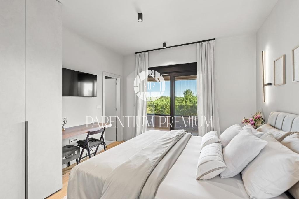 Villa moderna di qualità con piscina riscaldata a 800 metri dal mare