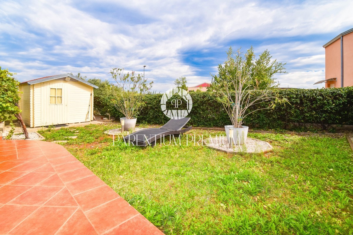 Casa a schiera di qualità con cortile, completamente arredata e attrezzata