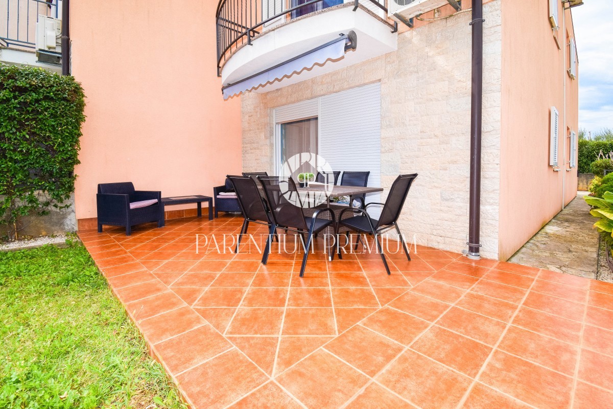 Casa a schiera di qualità con cortile, completamente arredata e attrezzata