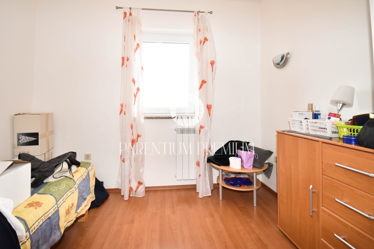 Casa a schiera di qualità con cortile, completamente arredata e attrezzata