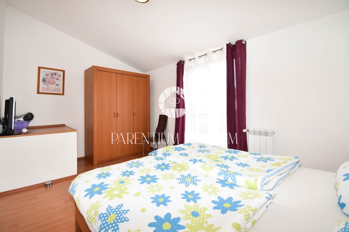 Casa a schiera di qualità con cortile, completamente arredata e attrezzata