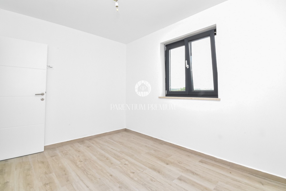 Appartamento con Due Camere da Letto e Vista Mare