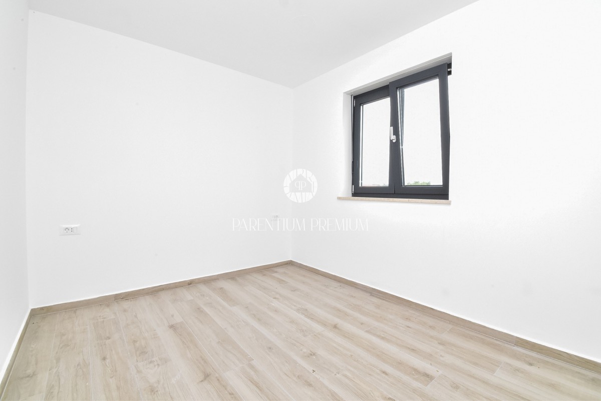 Appartamento con Due Camere da Letto e Vista Mare