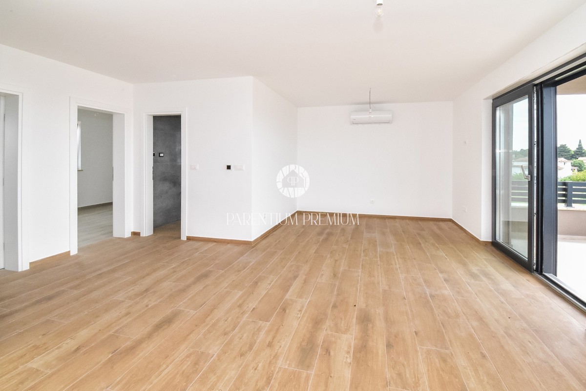 Appartamento con Due Camere da Letto e Vista Mare