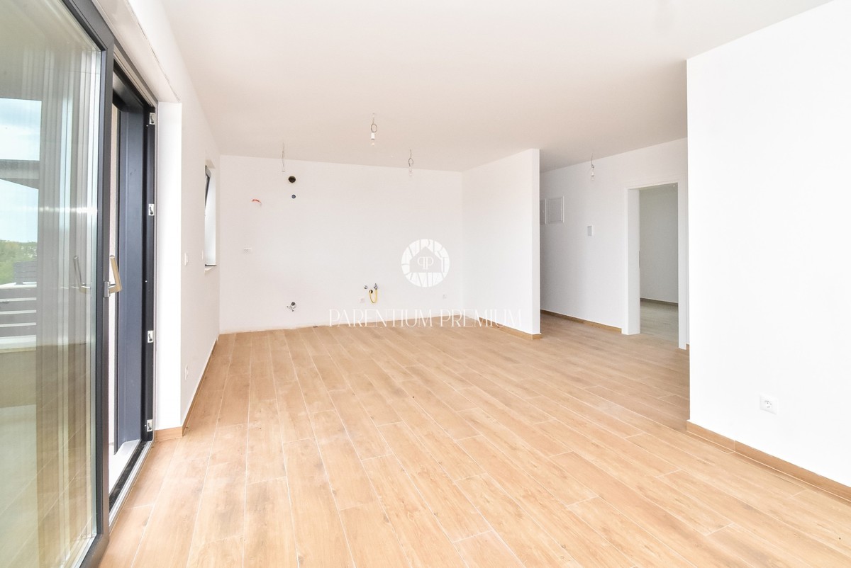 Appartamento con Due Camere da Letto e Vista Mare