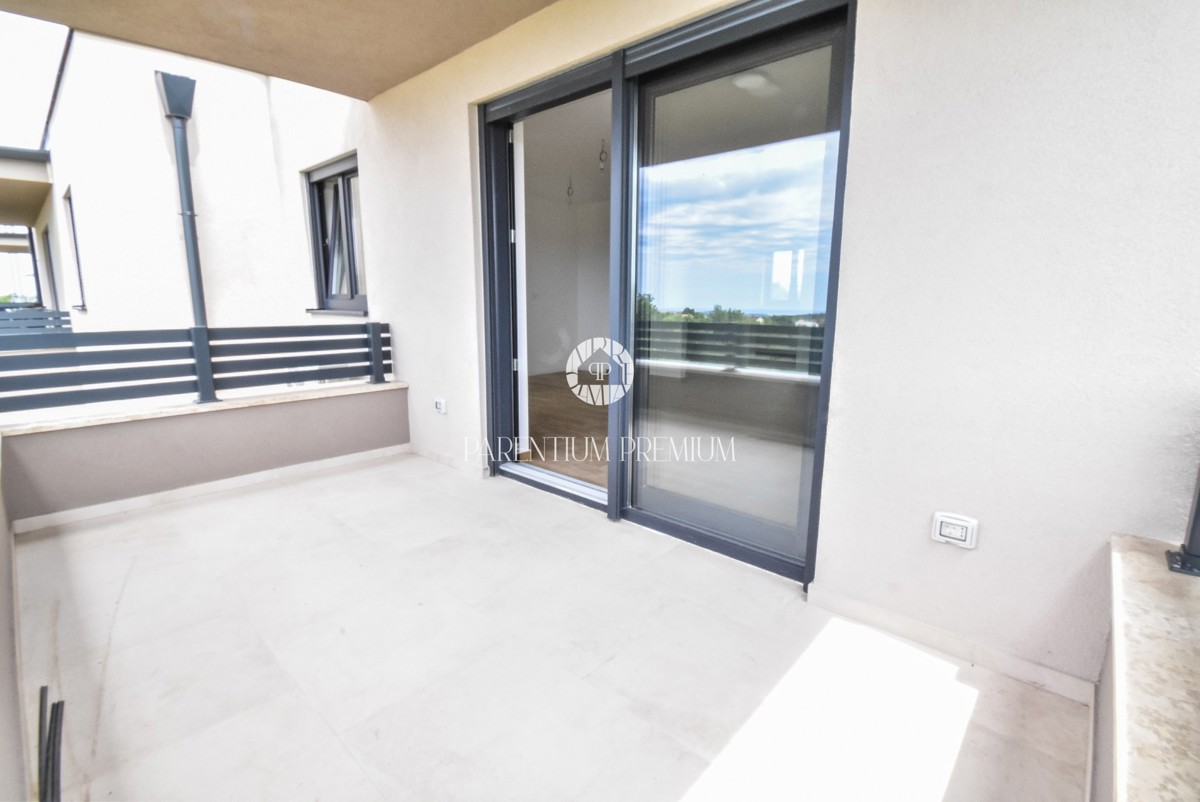 Appartamento con Due Camere da Letto e Vista Mare