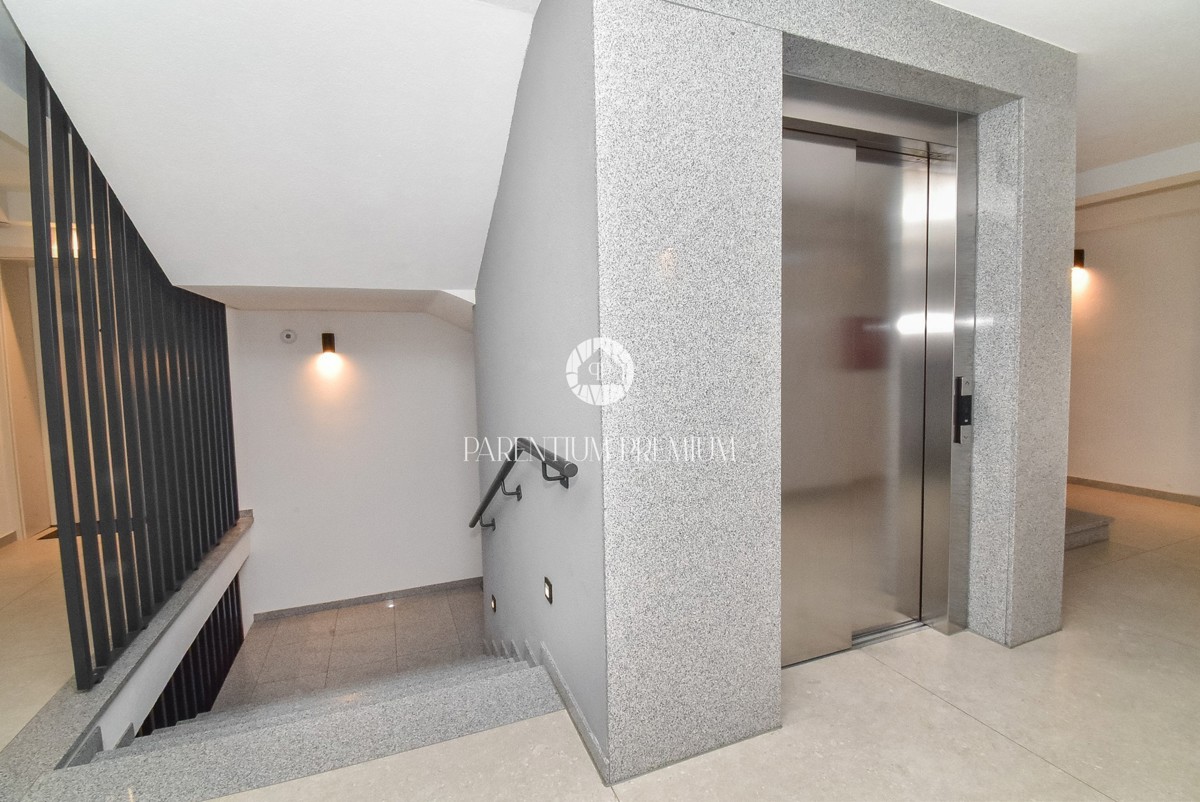 Appartamento esclusivo in centro – 2° piano, ascensore e posto auto in garage