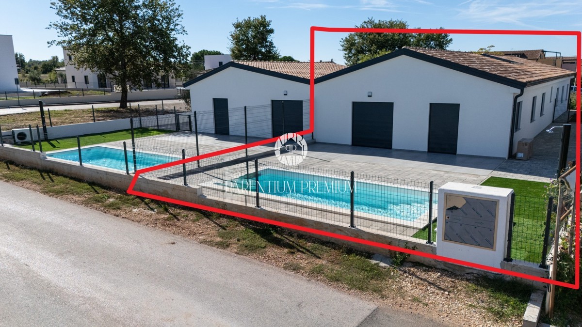 Nuova costruzione – Casa al piano terra con piscina e giardino