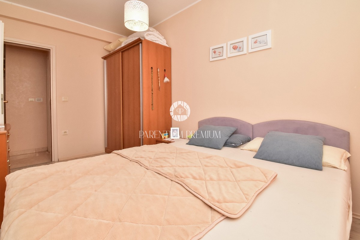 Casa con due appartamenti e un bel curato cortile