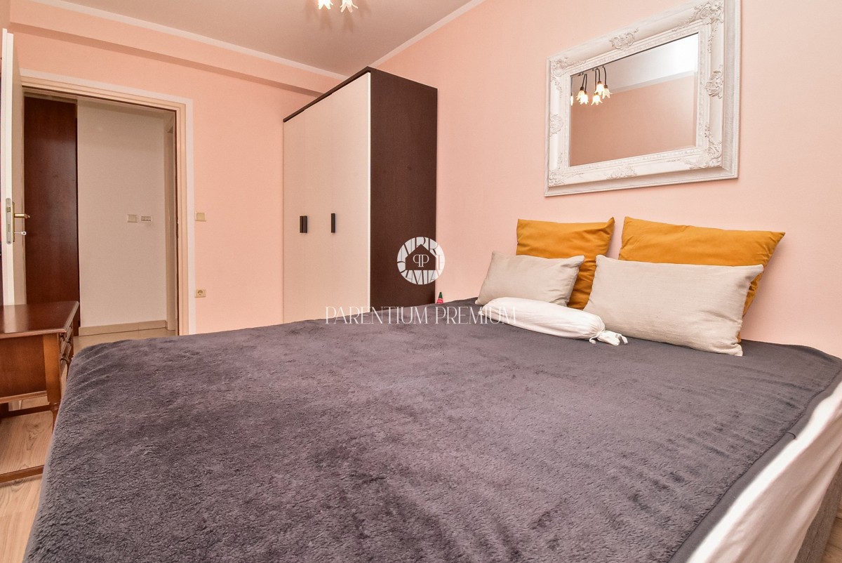 Casa con due appartamenti e un bel curato cortile