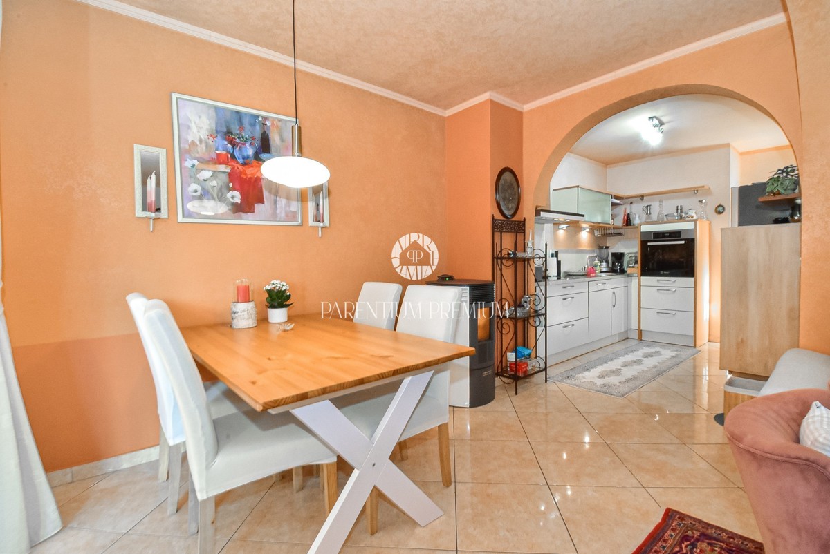 Casa con due appartamenti e un bel curato cortile