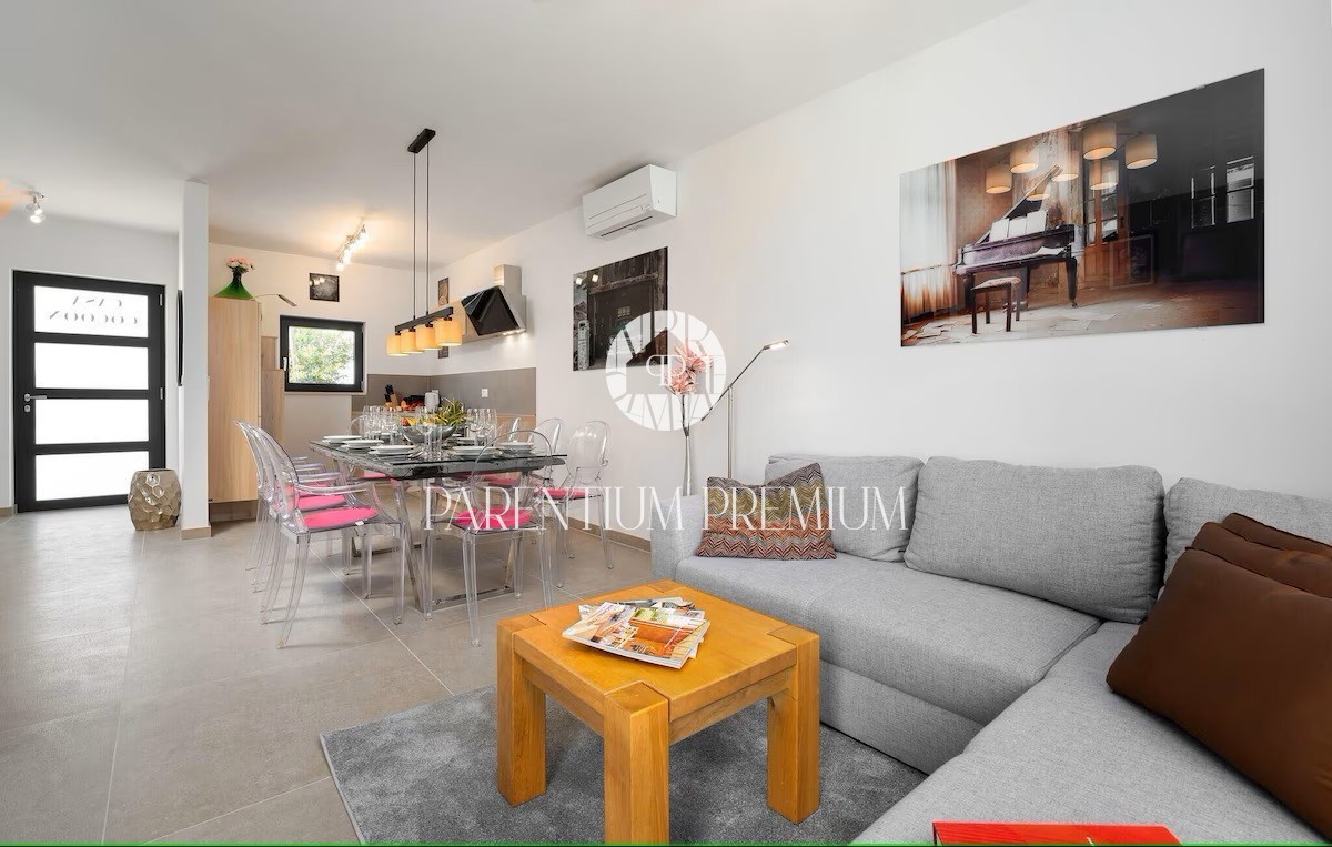 Attraente casa a schiera, a 500 m dal mare