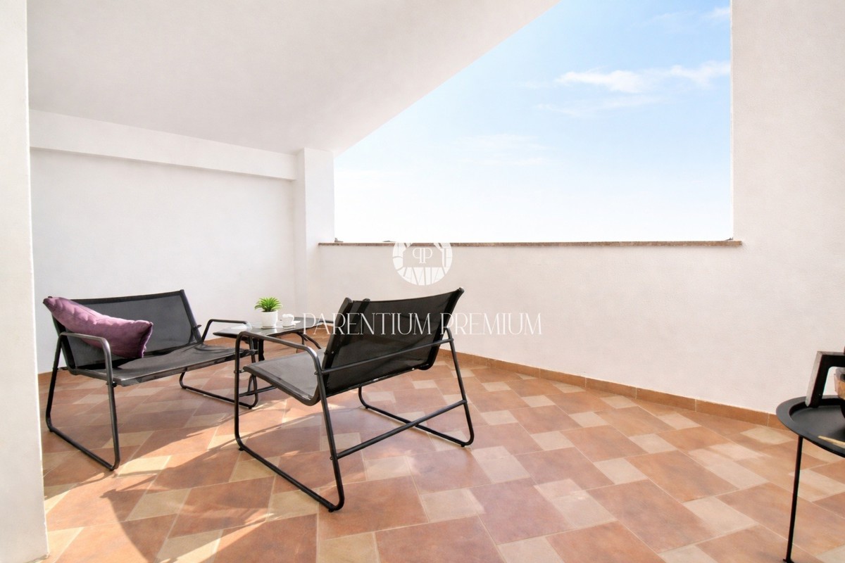 Ampia casa con due appartamenti, grande giardino e taverna