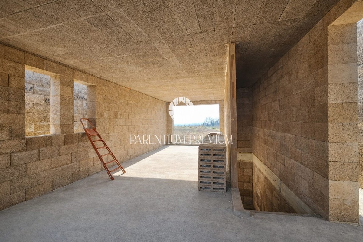 Costruzione ISOTEX di alta qualità – Casa ad alta efficienza energetica con vista mare