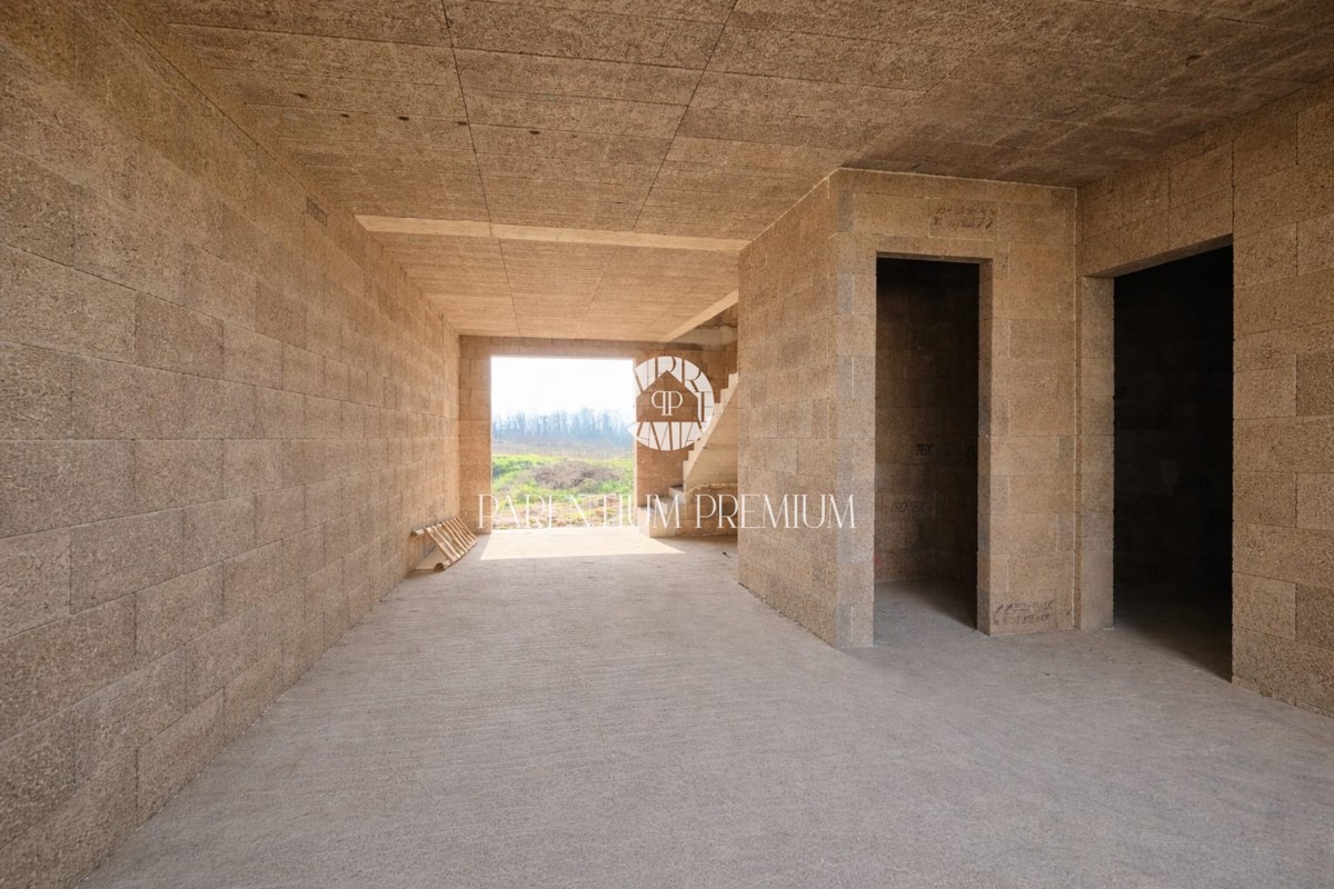 Costruzione ISOTEX di alta qualità – Casa ad alta efficienza energetica con vista mare